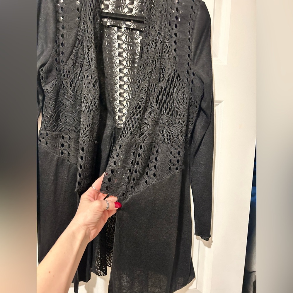 BKE Boutique Black Women's Crochet Lace Open-Front Cardigan - Picture 5 of 13
